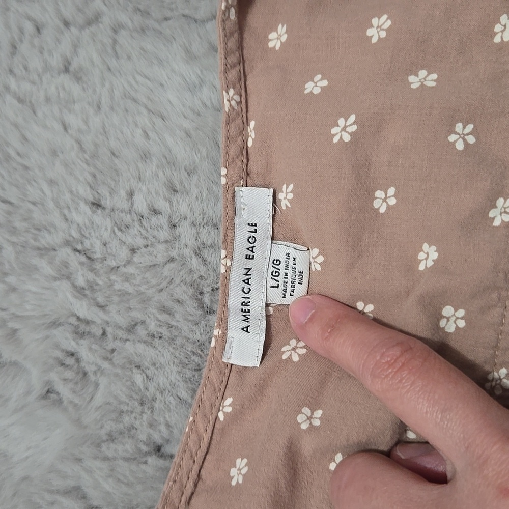 American Eagle Outfitters tan tie front floral blouse size L - Picture 3 of 8